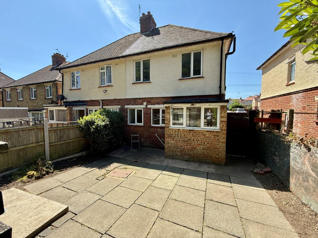 Lot: 19 - VACANT SEMI-DETACHED HOUSE - Rear view of house
